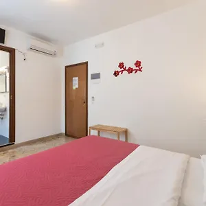 216 Venice Guest house